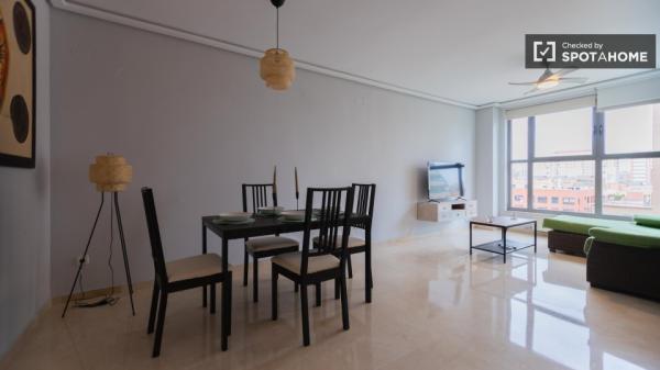 Apartamento de 2 dormitorios en alquiler en Quatre Carreres, Valencia