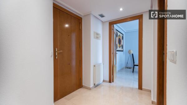 Apartamento de 2 dormitorios en alquiler en Quatre Carreres, Valencia