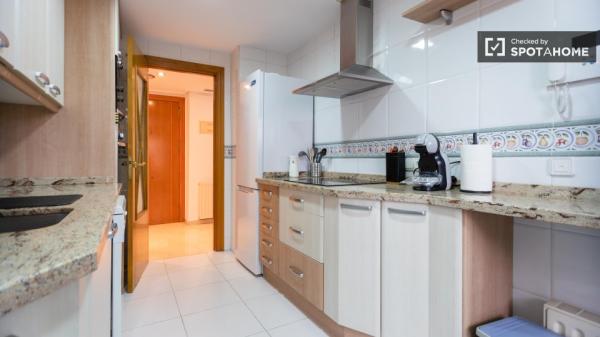 Apartamento de 2 dormitorios en alquiler en Quatre Carreres, Valencia