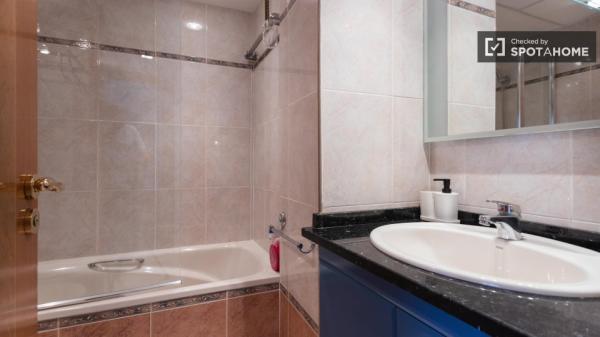 Apartamento de 2 dormitorios en alquiler en Quatre Carreres, Valencia