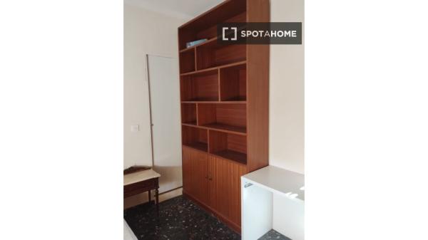 Room to rent in 2-bedroom apartment in San Miguel, Murcia