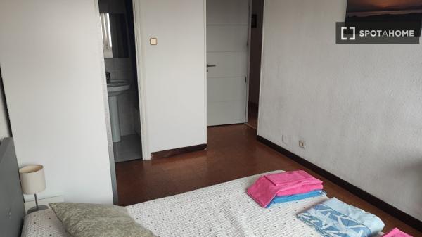 Zimmer zu vermieten in 3-Zimmer-Wohnung in Santander