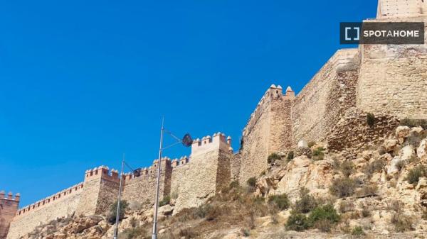 Piso completo de 3 habitaciones en Almería