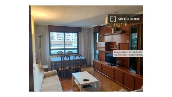 Quarto em apartamento compartilhado em Pamplona