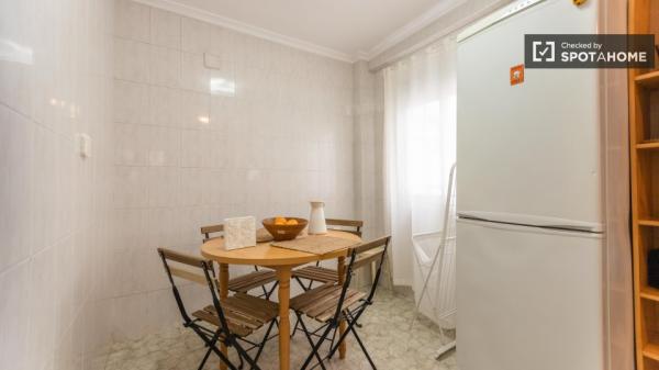 Piso de 3 habitaciones en alquiler en Valencia