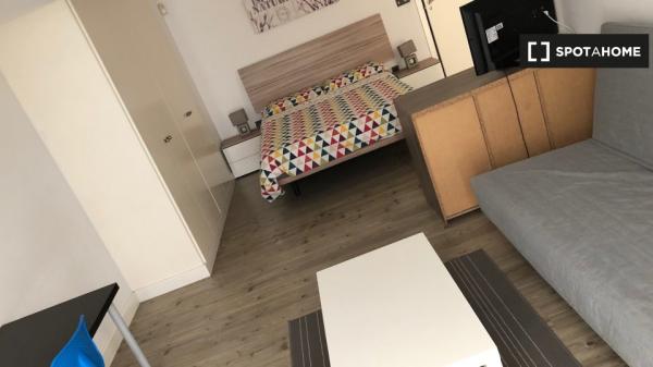 Apartamento de 1 dormitorio en alquiler en Villaverde Alto, Madrid