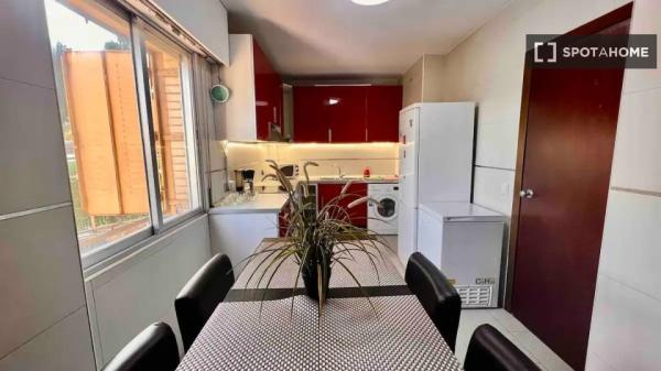 Se alquila habitación en piso de 7 dormitorios en Madrid