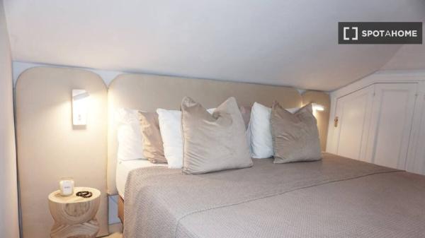 Apartamento de 2 dormitorios en alquiler en Marbella, Marbella