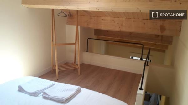 Chambre à louer dans un appartement de 10 chambres à Oviedo