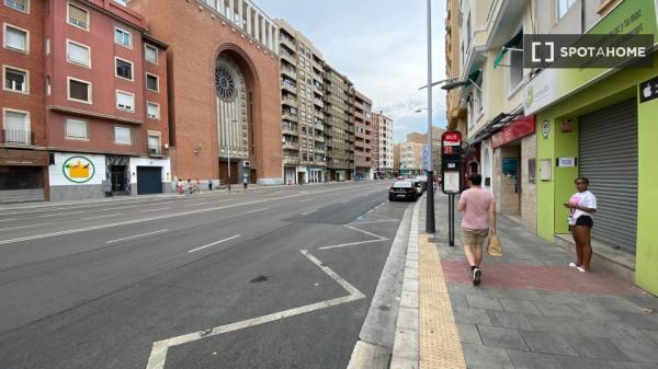 Habitación en piso compartido en Zaragoza