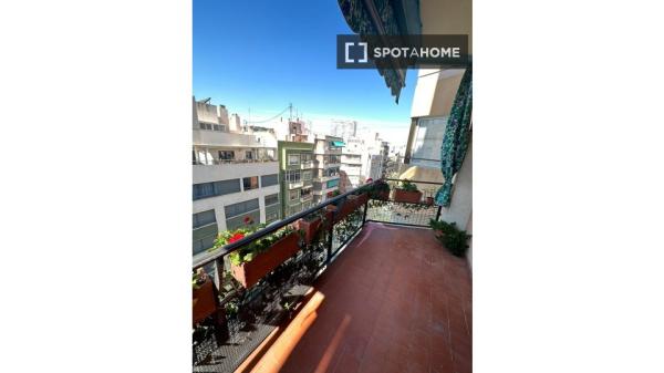 1-bedroom in shared apartment in Alicante