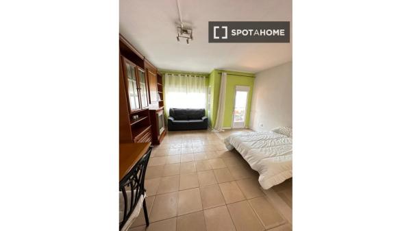 1-bedroom in shared apartment in Alicante