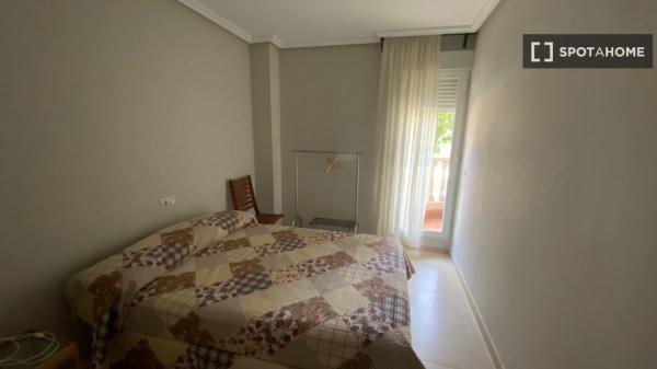 Apartamento completo de 2 dormitorios en Denia