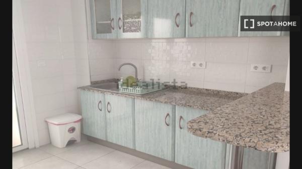 Habitación en piso compartido en Almería