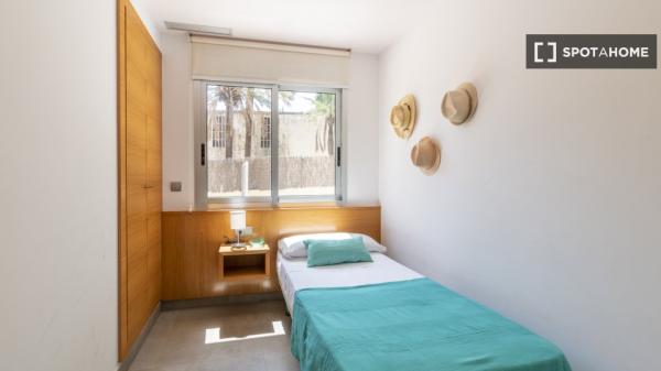 Apartamento de 3 habitaciones en alquiler en Dénia