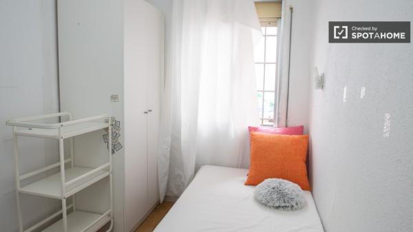 Apartamento de 2 dormitorios en alquiler en Carabanchel, Madrid