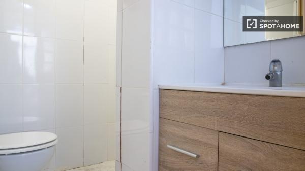 Apartamento de 2 dormitorios en alquiler en Carabanchel, Madrid