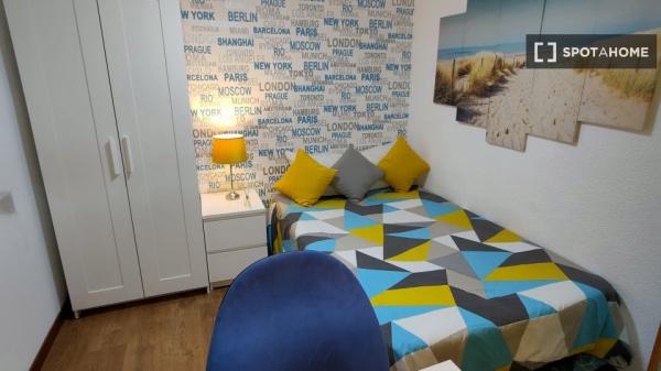 Quarto em apartamento compartilhado em Alcalá de Henares