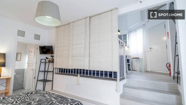 Apartamento de 1 dormitorio en alquiler en Málaga-Este, Málaga