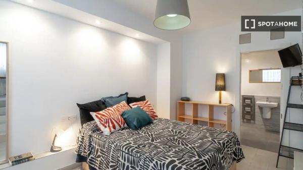 Apartamento de 1 dormitorio en alquiler en Málaga-Este, Málaga