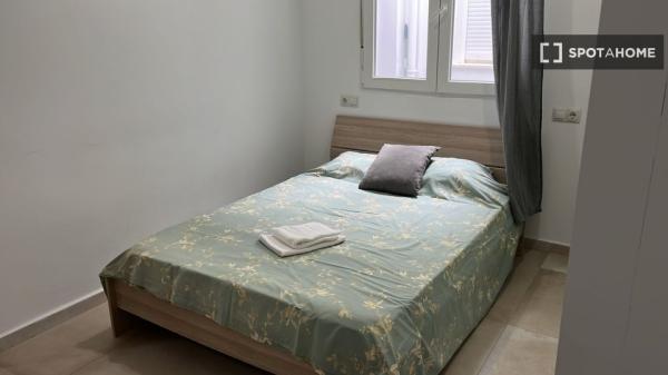 Stanza in affitto in appartamento con 4 camere da letto a Son Canals, Palma