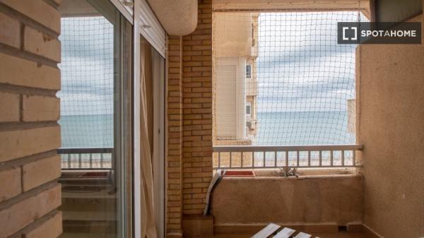 Apartamento de 1 dormitorio en alquiler en Playa De La Victoria, Cádiz