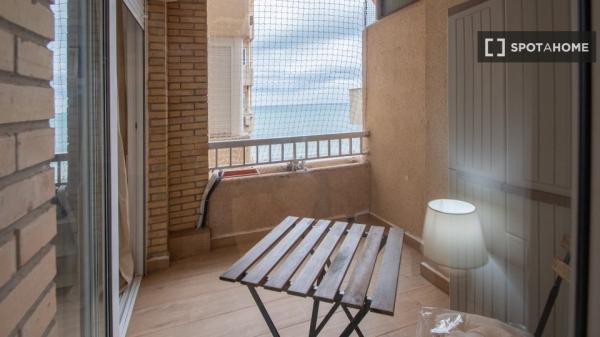 Apartamento de 1 dormitorio en alquiler en Playa De La Victoria, Cádiz