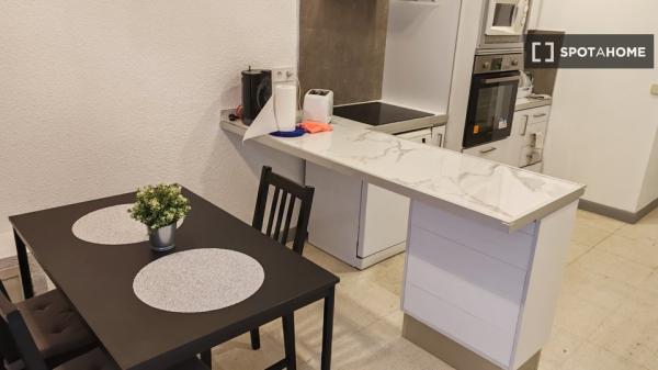 Habitación en piso compartido en Alcalá de Henares.