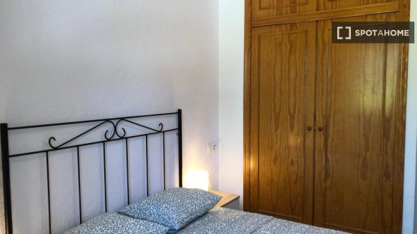 Piso en alquiler de 3 habitaciones en Córdoba