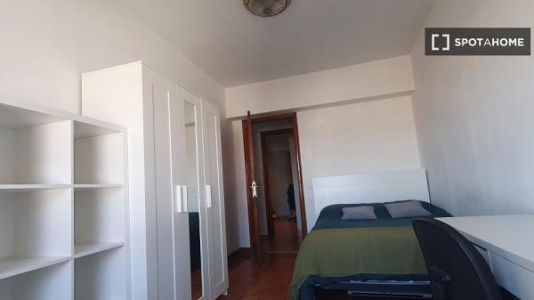 Quarto em apartamento partilhado em Vigo