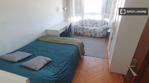 Quarto em apartamento partilhado em Vigo