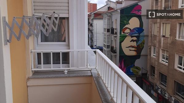 Chambre à louer dans un appartement de 4 chambres à Santander