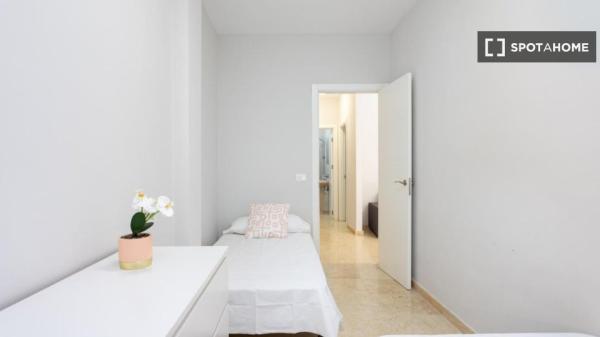 Apartamento de 2 dormitorios en alquiler en Santa Cruz De Tenerife