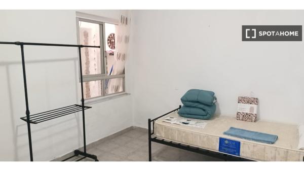 Piso entero de 3 habitaciones en Almazora