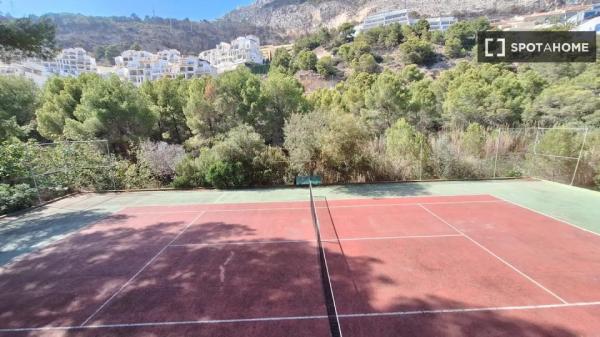 Piso de 2 dormitorios en alquiler en Altea, Alicante