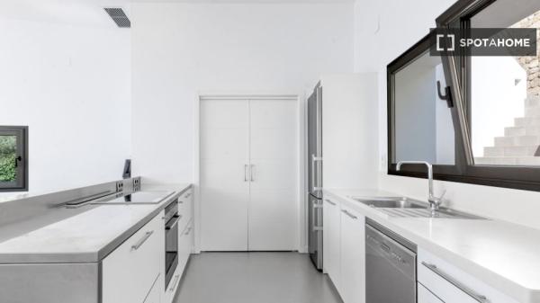 Apartamento de 2 dormitorios en alquiler en Jávea, Alicante