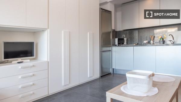 Apartamento estudio en alquiler en Playa De La Victoria, Cádiz