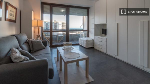 Apartamento estudio en alquiler en Playa De La Victoria, Cádiz