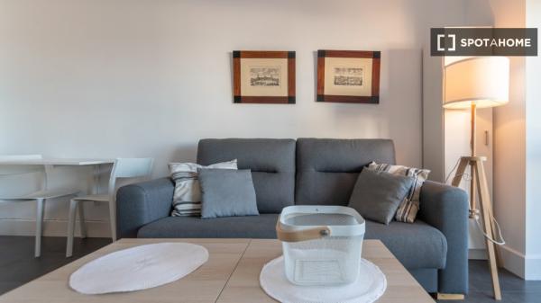 Apartamento estudio en alquiler en Playa De La Victoria, Cádiz