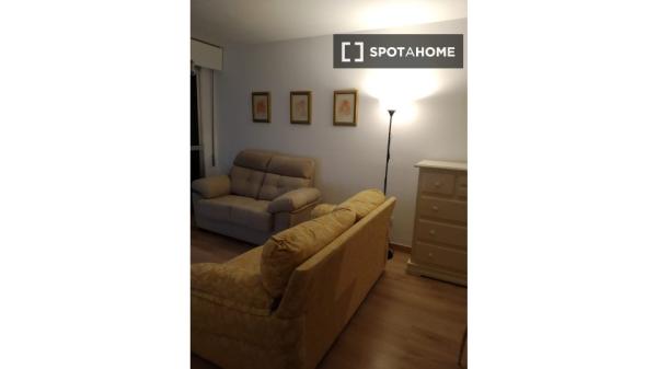 Apartamento entero de 4 habitaciones en Sevilla