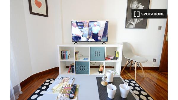 Chambre à louer dans un appartement de 3 chambres à Santutxu, Bilbao