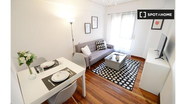 Chambre à louer dans un appartement de 3 chambres à Santutxu, Bilbao