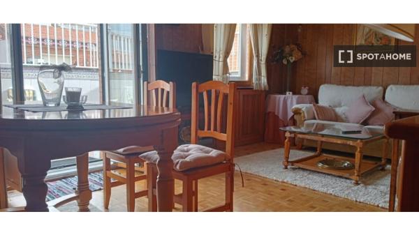 Room for rent in shared apartment in Salamanca