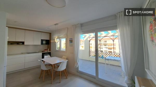 Apartamento completo de 3 dormitorios en Málaga