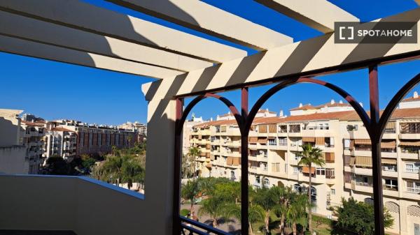 Apartamento completo de 3 dormitorios en Málaga