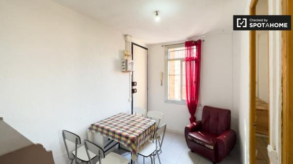 Acogedor apartamento de 2 dormitorios en L'Hospitalet de Llobregat.