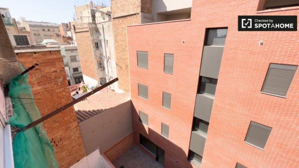 Acogedor apartamento de 2 dormitorios en L'Hospitalet de Llobregat.