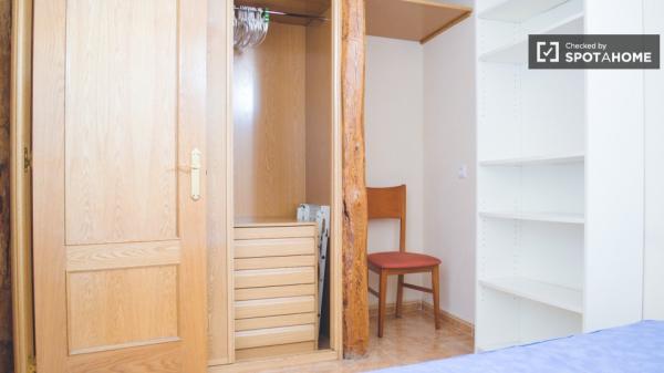 Apartamento de 2 dormitorios en alquiler en Malasaña, Madrid