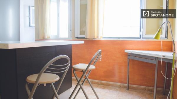 Apartamento de 2 dormitorios en alquiler en Malasaña, Madrid