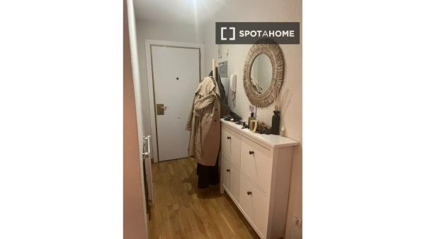 Apartamento de 2 dormitorios en alquiler en Arroyo del Fresno, Madrid